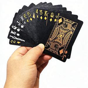 Jeu <span class=keywords><strong>de</strong></span> <span class=keywords><strong>cartes</strong></span> <span class=keywords><strong>de</strong></span> poker personnalisé avec logo, bord doré, feuille d'or, design rouge, thème anime et dessin animé, jeu <span class=keywords><strong>de</strong></span> <span class=keywords><strong>cartes</strong></span> argenté - Product Image 1
