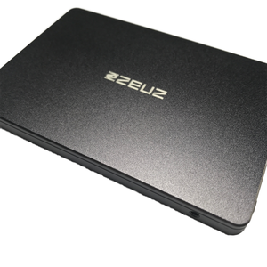 极佳的温度稳定性 高级 2.5 英寸 SATA SSD 可扩展容量 256GB 8TB 企业级性能服务器存储 - Product Image 1