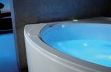 Baignoire autoportante de style nordique pour petits espaces, idéale pour la salle de bain principale