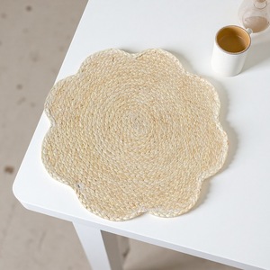 New straw woven <b>placemat</b>, corn husk woven heat-insulating mat, <b>table</b> mat, anti-scalding cup mat, Western-style <b>placemat</b>, pot - Product Image 3