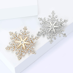 Broche de copo de nieve con diamantes de imitación y estrella metálica en relieve para solapa de abrigo de mujer y <span class=keywords><strong>hombre</strong></span>, 50x45mm, Oro Plata - Product Image 3