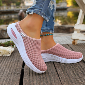 Esenciales para Viajar, Nuevas Pantuflas de Mujer con Parte Superior de Malla Transpirable, Suela Gruesa, Estilo Minimalista Ligero, Temporada de Primavera, PVC - Product Image 1