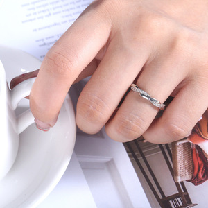 Anelli Semplici Intrecciati con Micro Zirconi Placcati in Rame, Eleganti Gioielli da Dito per Uso Quotidiano da Donna - Product Image 2
