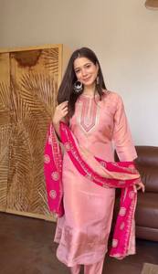 Ensemble haut et bas en soie Fendy avec dupatta, entièrement brodé et prêt à porter, pour femmes - Product Image 1