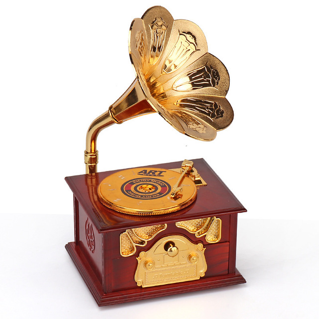 Retro Gramophone-Shaped Music Box Desktop Decoration