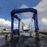Pont roulant de chantier naval à pneus en caoutchouc, grue de levage de bateaux, grue de levage de yacht à câble métallique, 50/100/200/300/500 tonnes