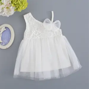 Nouvelle robe de baptême blanche sans manches de créateur à la mode en coton biologique avec nœud pour fille