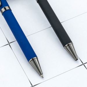 Nouveau stylo publicitaire promotionnel pour hôtel et entreprise, avec logo personnalisé, en métal recouvert de caoutchouc de 1,0 mm, à action rotative. - Product Image 3