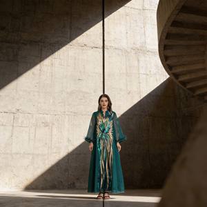 Abaya élégante en polyester floqué de qualité supérieure pour femmes musulmanes, robe d'occasion personnalisée, fournisseur en gros - Product Image 1