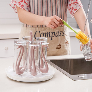 Portavasos Compass con bandeja, diseño giratorio para almacenamiento en la cocina, multifunción, no requiere taladro, color rosa claro - Product Image 1