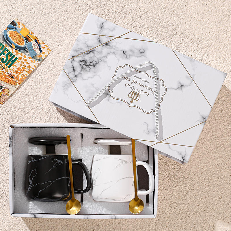 Tasse paire en pierre noire et blanche