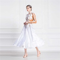 Robes de danse de salon haut de gamme B-18422 pour femmes adultes, robes de danse de salon blanches pour compétition avec jupe en soie perlée à vendre