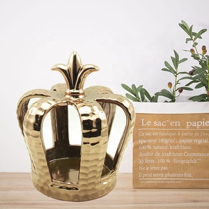 Bougeoir d'église en <span class=keywords><strong>céramique</strong></span> décoré de <span class=keywords><strong>couronne</strong></span> superficielle Type de <span class=keywords><strong>métal</strong></span> argenté de luxe pour la décoration de la maison et l'utilisation de support de bougie - Product Image 1