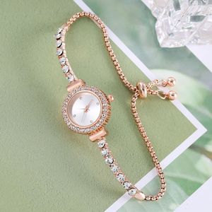 Nouvelle <span class=keywords><strong>montre</strong></span> à quartz pour femmes avec strass colorés et cadran <span class=keywords><strong>fin</strong></span> positionné librement <span class=keywords><strong>montre</strong></span>-<span class=keywords><strong>bracelet</strong></span> réglable - Product Image 6