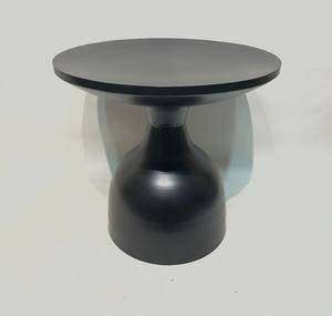 Mesa auxiliar redonda contemporánea de aluminio negro que muestra un diseño audaz y refinado, muebles de la mejor calidad a precio de mayoreo. - Product Image 3