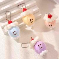 Porte-clés pendentif en peluche 3D doux et adorable en forme de cupcake cerise pour sacs et accessoires de bijouterie