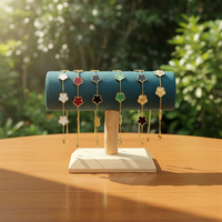 Bracelet de mode en acier inoxydable plaqué or 18 carats, étanche et inaltérable, avec breloques trèfle porte-bonheur et fleur en agate multicolore