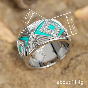 Anello Geometrico Quadrato Texturizzato per Donne, Gioiello Artistico alla Moda - Product Image 4