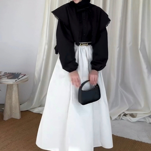 Set Abaya 2 Pezzi Loriya con Colletto <span class=keywords><strong>Peter</strong></span> <span class=keywords><strong>Pan</strong></span> in Pizzo Personalizzato, Top e Gonna per Donne Musulmane, Moda Islamica Modesta <span class=keywords><strong>di</strong></span> Dubai - Product Image 1