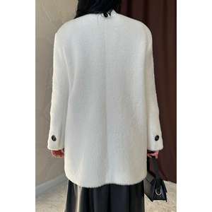 Manteau en fausse fourrure écologique pour femme, couleur écru, minimaliste, chaud, rembourrage en polyester, manches longues, vêtements d'extérieur pour l'hiver - Product Image 1