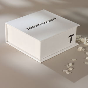 Caja de Embalaje de Joyería Rígida de Cartón con Imán Personalizada de Alta Gama, con Logotipo y Forro de Esponja para Pulseras, Pendientes y Collares - Product Image 2