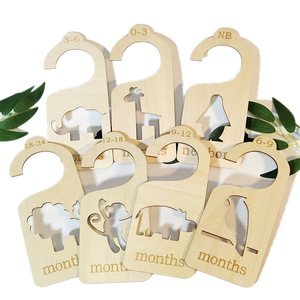 Nouveau-né à 24 mois bébé diviseurs de tissu en bois triant des cintres pour la taille de vêtements de placard de bébé - Product Image 5