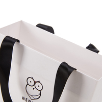 Sac cosmétique personnalisé en gros avec logo, emballage cadeau de Noël, sac en papier, taille personnalisée acceptée, couleur personnalisée Yu-touch
