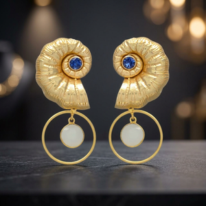 Boucles d'oreilles en laiton plaqué or faites à la main avec des pendentifs en calcédoine laiteuse, style ethnique, pour femmes et unisexe - Product Image 3