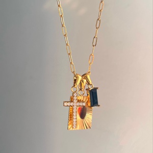 Collier Dazan 2025 plaqué or 18 carats avec trois pendentifs détachables style démon, zircon 5A, croix et carré - Product Image 1