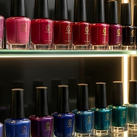 Vitrine de présentation de vernis à ongles en verre éclairée par LED de luxe, comptoir de rangement pour salon de beauté