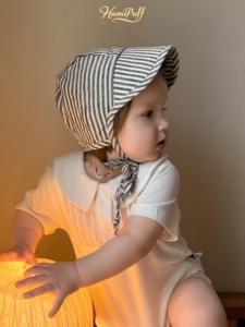 Barboteuse plissée à manches courtes avec col Peter Pan et nœud papillon pour bébés garçons, avec fermeture à boutons-pression à l'entrejambe, idéale pour baptême, fête et photographie - Product Image 1