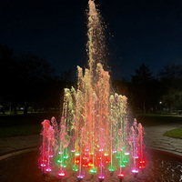 Fontaine musicale flottante moderne de conception contemporaine en acier inoxydable coloré sur mesure de 10 m de diamètre pour lac extérieur, piscine, jardin