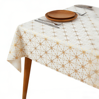 Nappe en PVC à motif floral moderne 137cm*20m, rouge estampé or, imperméable, résistante à l'huile, couleurs et logo personnalisables pour la maison et les mariages