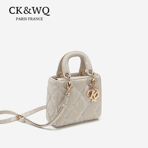 Collezione Primavera-Estate 2026: Borsa a Tracolla di Lusso in PU Resistente per Donna, Ultima Moda in Tinta Unita - Product Image 3