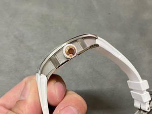 La Déesse du Monde Horloger : Montre de Luxe Entièrement Automatique à Mouvement Personnalisé - Product Image 3