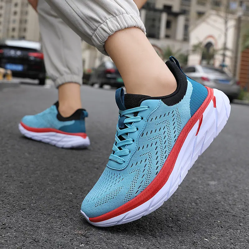 Customized wholesale daily commuter men shoes lightweight running sneakers mesh laced sport shoes
