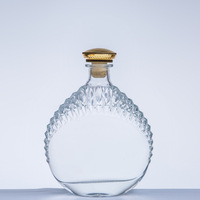 Bouteille vide en verre cristal de 500 ml de haute qualité, personnalisable avec logo et couleur, surface transparente, bouchon en liège, forme plate, pour vodka et whisky, haute sensibilité sensorielle