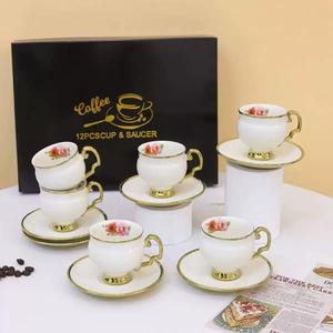 Juego de Taza y Platillo de Porcelana Estilo Europeo para Café o Té de la Tarde con Diseño Floral, Borde Dorado, Asa Dorada, Duradero y Portátil - Product Image 4