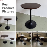 Table d'appoint moderne à plateau rond en bois et base en métal noir de forme évasée pour la maison, le salon, l'hôtel, le bureau, le hall, le restaurant, le café, les événements