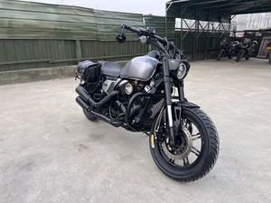 Motocyclettes d'occasion Longjia V-BOB Vintage Cruiser Streetbike EFI Moteur refroidi par eau 250cc Performances puissantes et sensation de puissance - Product Image 2