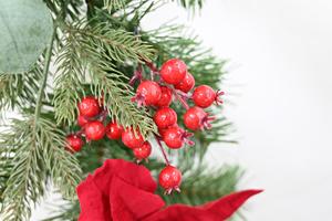 Guirnalda Decorativa Navideña de Plástico Artificial de Lujo Personalizada de Alta Calidad para Colgar en el Hogar - Product Image 5