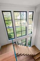 Moderne Gerade Stahlkonstruktion Schwebende Treppe, Glasgeländer, Massivholzstufen, Minimalistisches Design Luxus-Villa Innentreppe