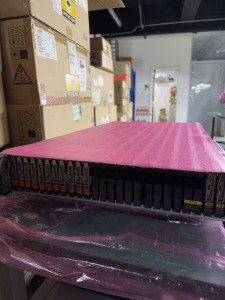 Dell EMC PowerStore 1000T, Dell Technologies, Boîtier de base : 2U, Vingt-cinq emplacements pour disques NVMe 2,5 pouces Dell EMC PowerStore 1000T Dell - Product Image 4
