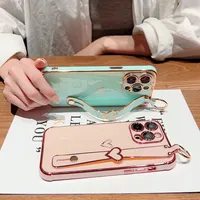 Coque souple avec bracelet cœur pour iPhone 16 15 14 13 12 11 Pro Max X Xs XR Max Plus