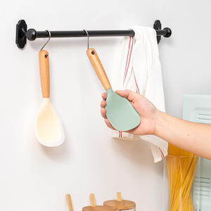 Vente en gros Cuillère à riz antiadhésive en silicone de dessin animé mignon Cuillères à riz de cuisine colorées avec manche rond en <span class=keywords><strong>bois</strong></span> d'acier inoxydable - Product Image 4