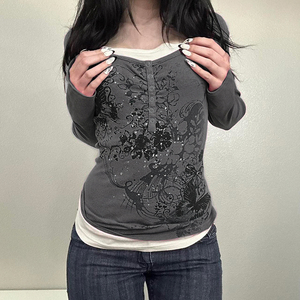 T-shirt à manches longues coupe ajustée style Y2K vintage écoresponsable - Haut décontracté en maille côtelée élastique avec imprimé rétro contrastant - Product Image 5