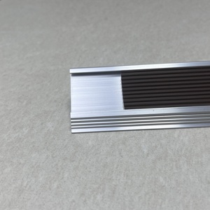 Bande antidérapante en alliage d'aluminium de haute qualité <span class=keywords><strong>à</strong></span> <span class=keywords><strong>prix</strong></span> compétitif, export direct d'usine vers les clients du monde entier - Product Image 2