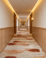 Hotel-Flur Wand-zu-Wand Schallabsorbierender Schnittschlingen-Teppich mit Muster für Gästezimmer Luxuriöse Ästhetik Industrielle Effizienz