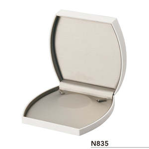 Estuche de viaje de cuero de alta calidad para joyas a la venta - Product Image 5