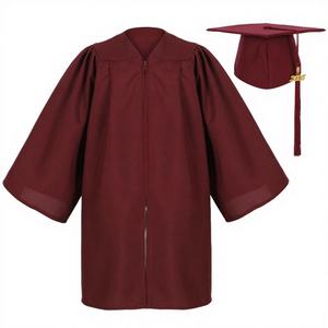 Toga de Graduación Escolar Primaria Unisex de 21"-36" con Logotipo Personalizado, Color Granate Mate, 100% Poliéster, con Birrete, Borla y Adorno del Año - Product Image 3